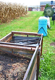 An image of a composter.