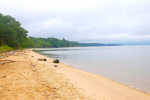 A gravelly beach along the Potomac River. 